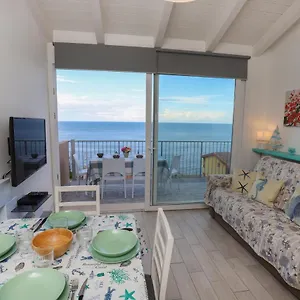 https://barbaras-house-in-front-of-the-sea.in-sardinia.net
